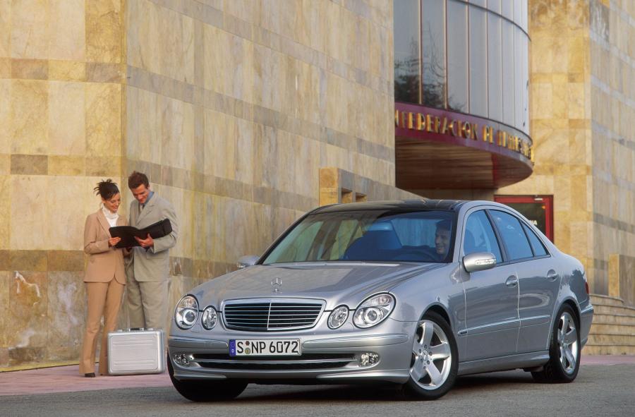  Mercedes-Benz E-Class 2002 года  (фото 438 из 448)